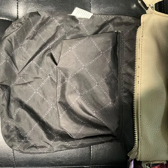 STEVE MADDEN Light Grey Crossbody Messenger Bag- Quilted Faux Leather - Picture 9 of 11